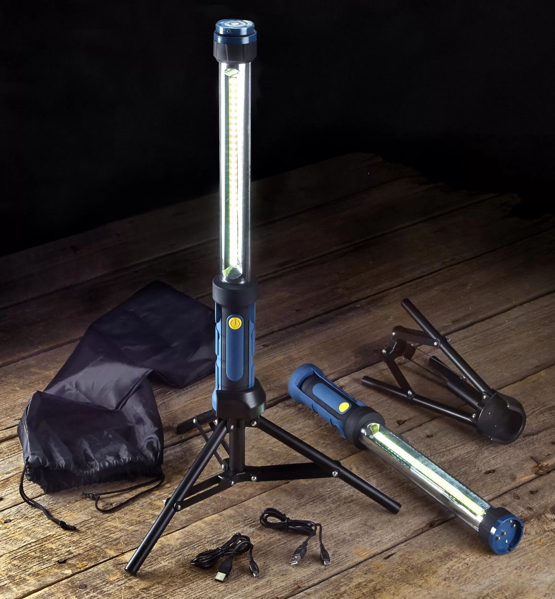 Lee Valley Pair Of Multi-Function LED Tube Lights