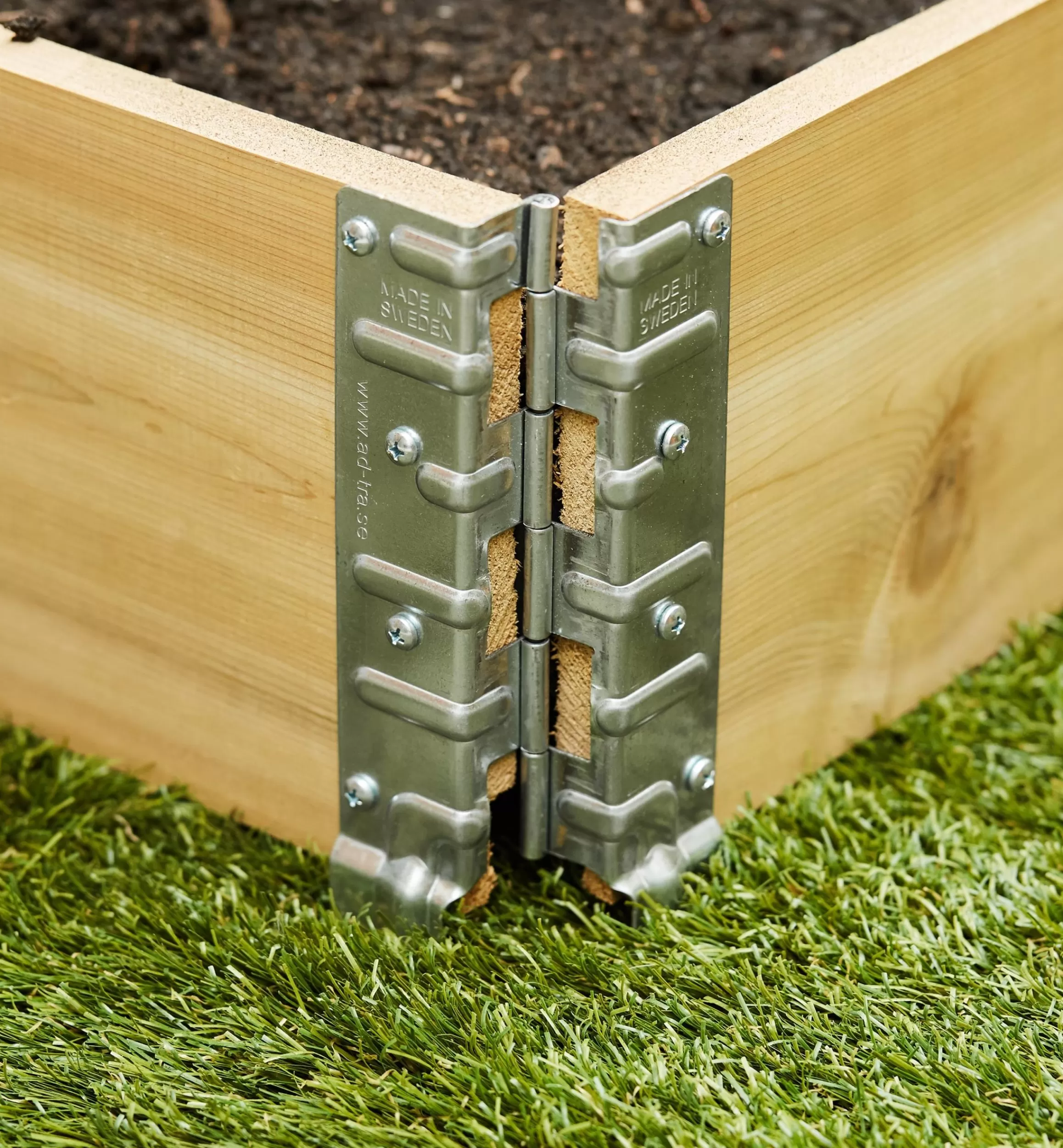Lee Valley Stacking Corners For Raised-Bed Or Wagon Construction