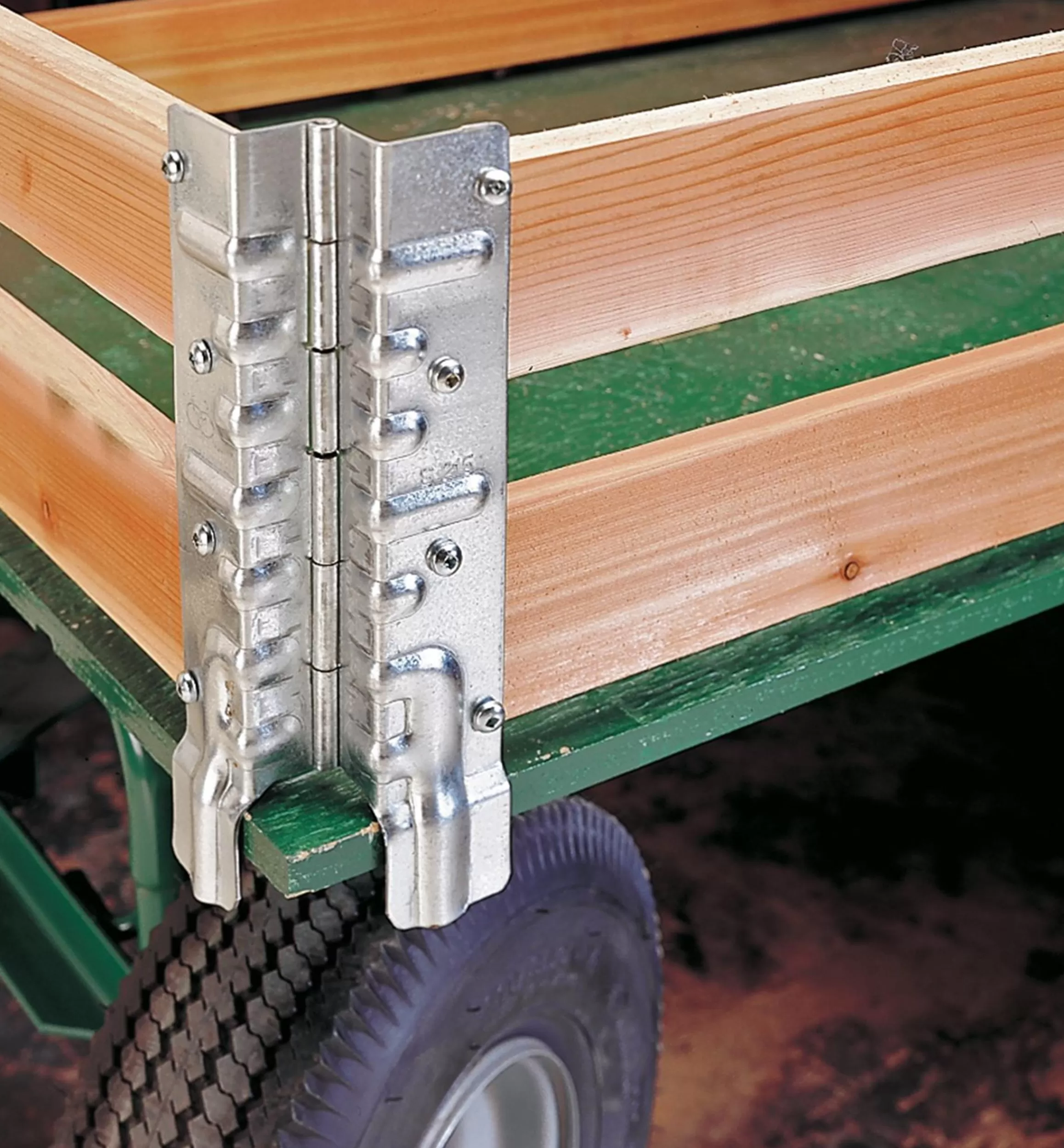 Lee Valley Stacking Corners For Raised-Bed Or Wagon Construction
