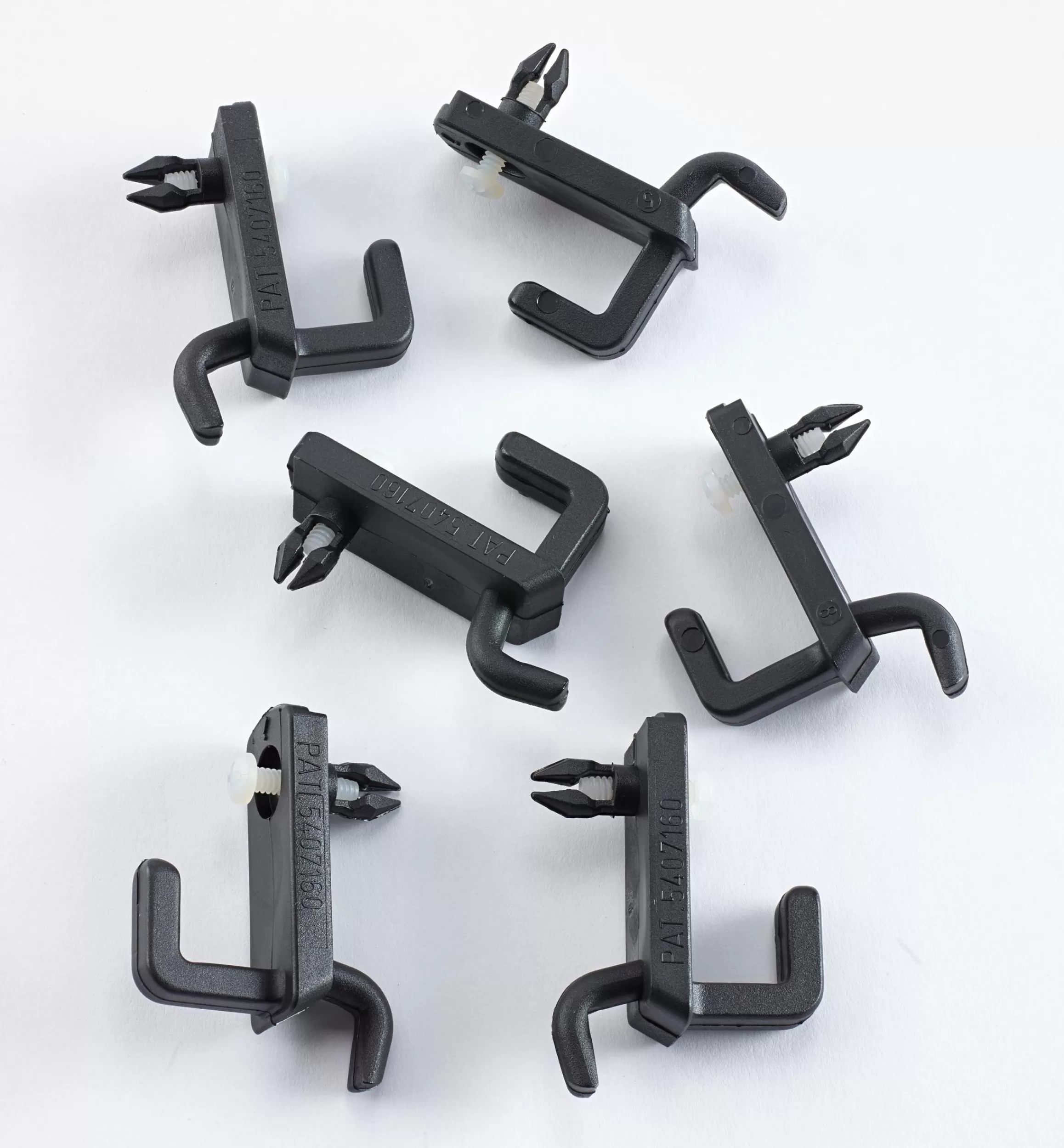 Lee Valley Talon Elbow Hook