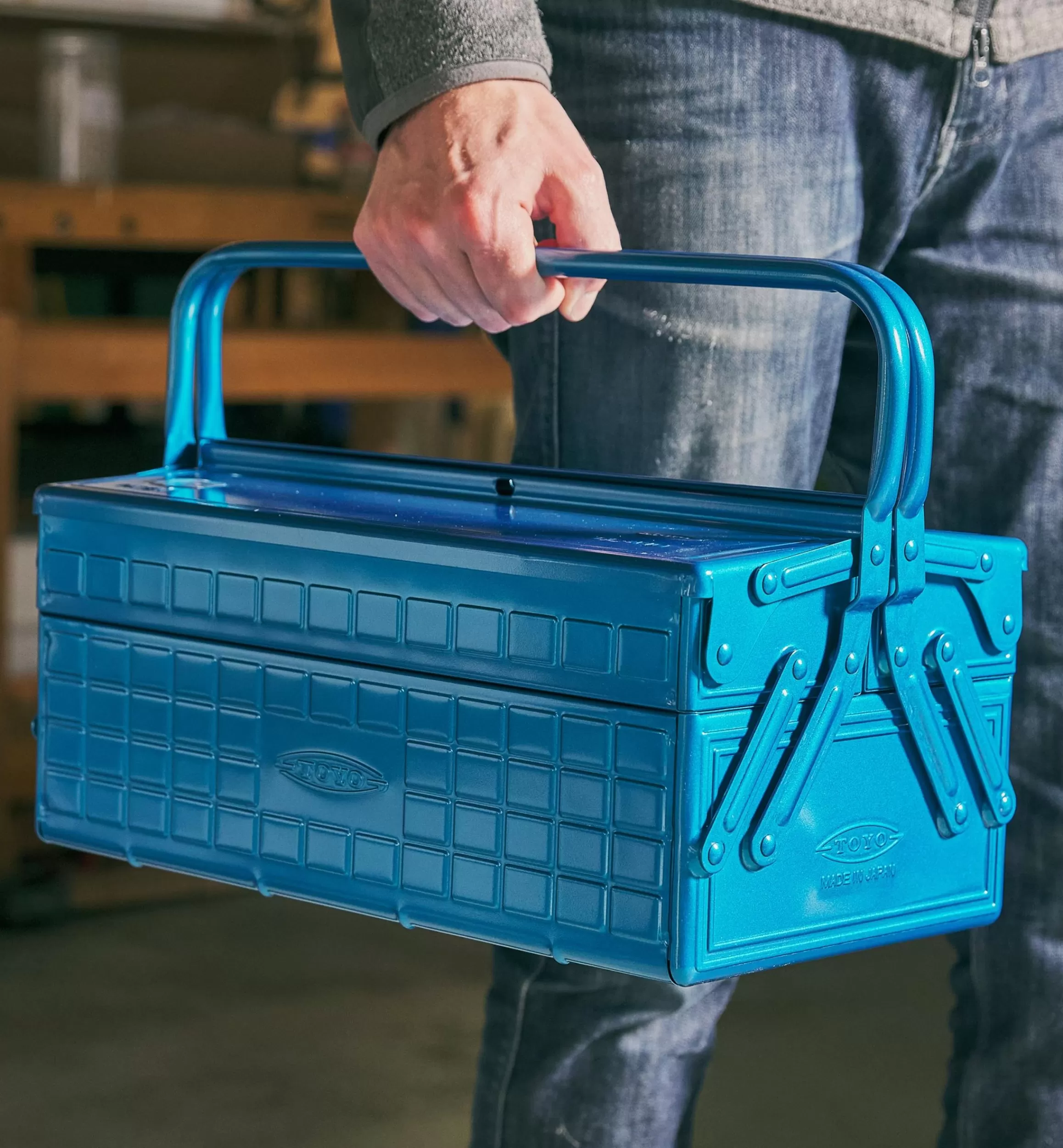 Lee Valley Toyo Large Cantilevered Toolbox